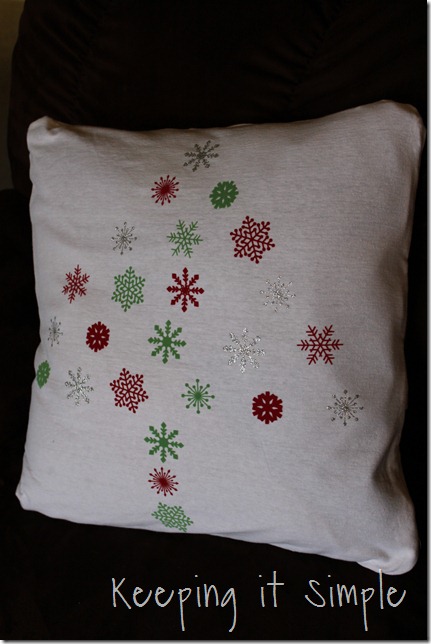Christmas snowflake pillow (2)