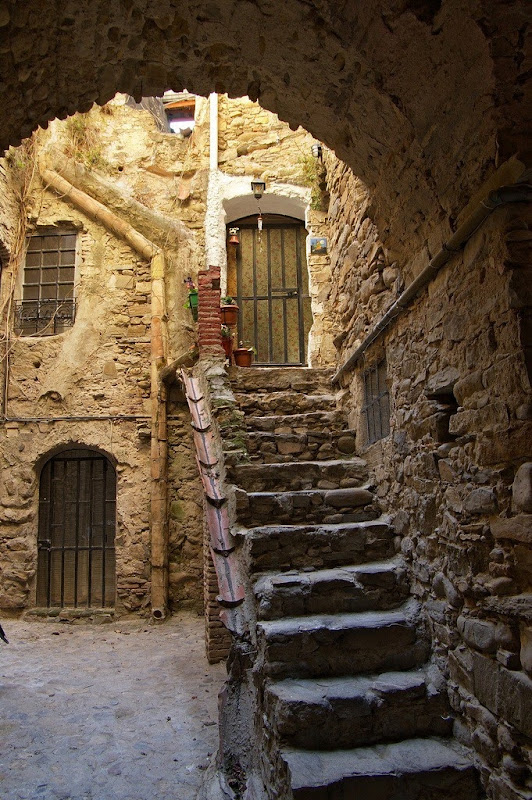 bussana-vecchia-1 bussana-vecchia-1