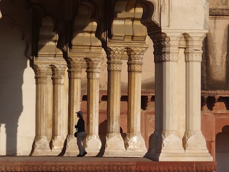 37. Coloane la Agra Fort.JPG