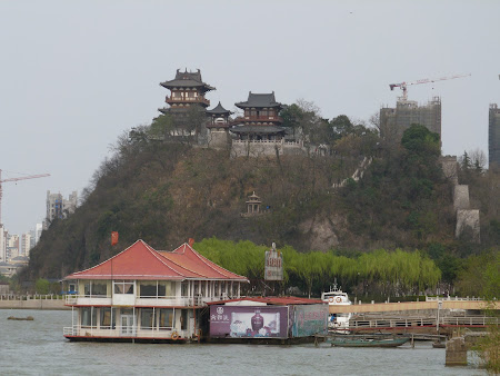 6. temple - Zhenjiang.JPG