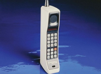primul telefon mobil