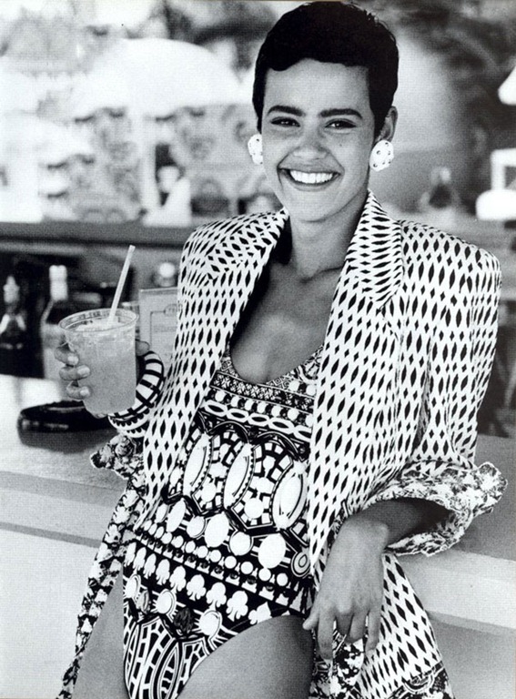[Vogue-US-March-1991-14.jpg]
