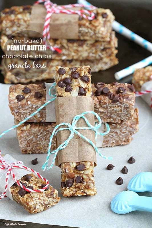 {healthy}{no-bake} Peanut Butter Chocolate Chips Granola Bars from @LifeMadeSweeter.jpg