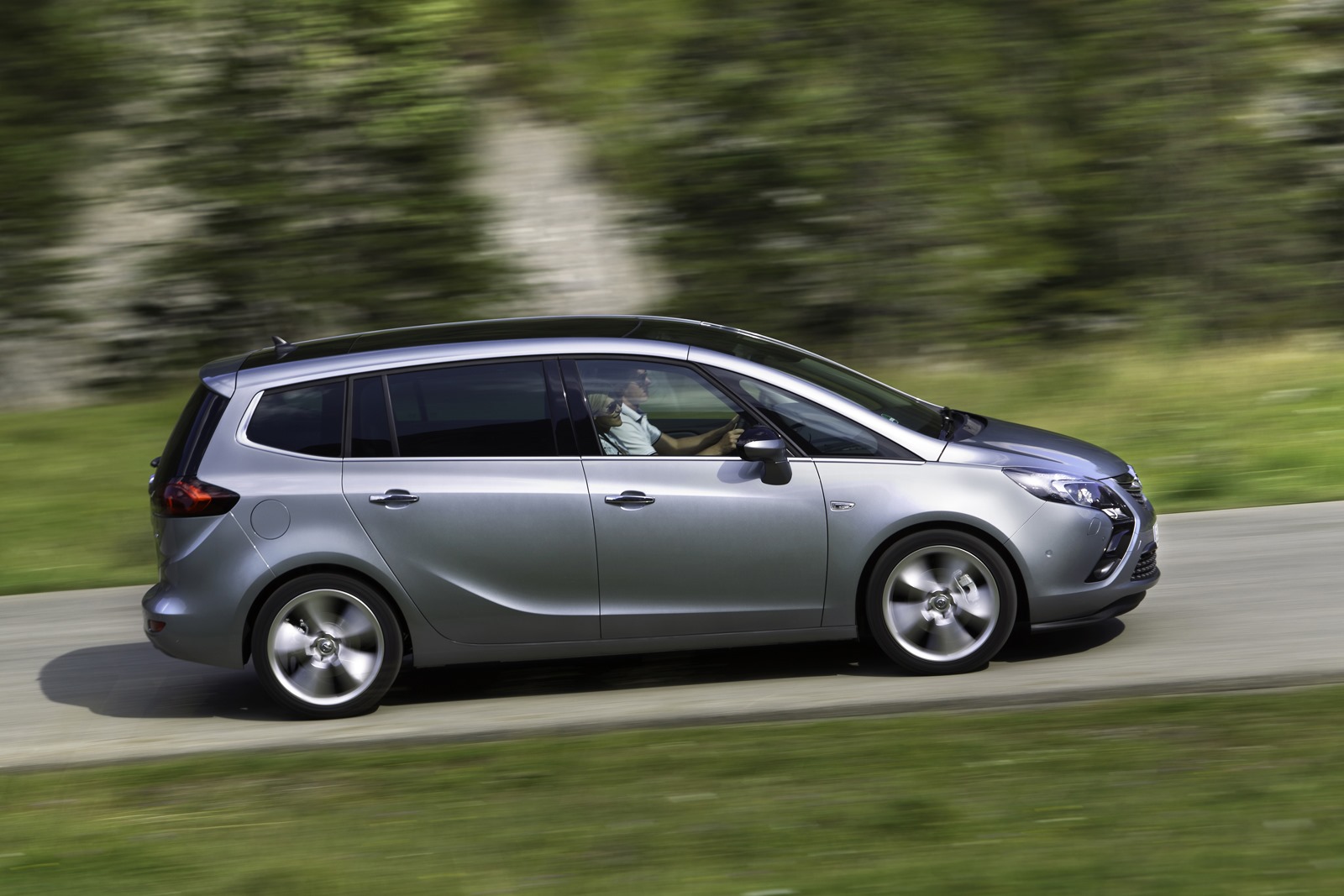 [Opel-Zafira-Tourer-3%255B3%255D.jpg]