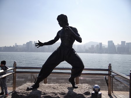 Anul Nou Chinezesc: Statuia lui Bruce Lee