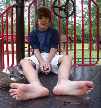 Justin Bieber et les gros pieds