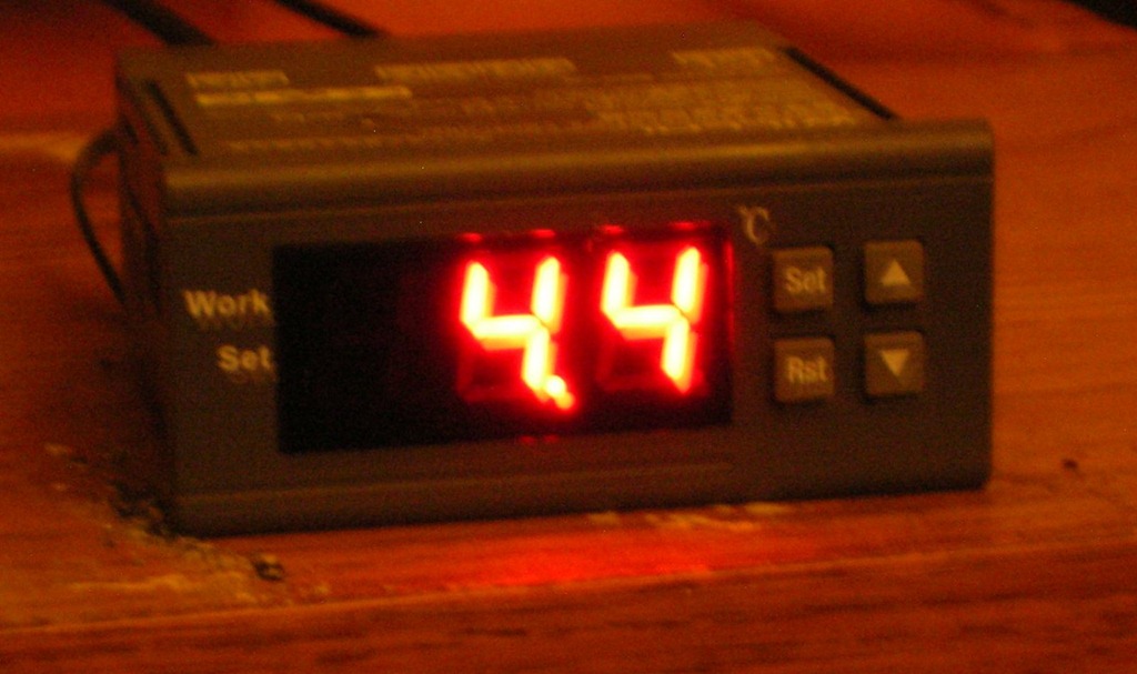[controller%2520004w%255B3%255D.jpg]