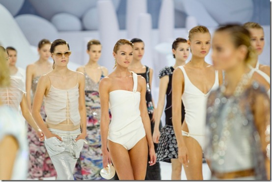 chanel-rtw-ss2012-candids-027_123918695201_jpg_carousel_parties