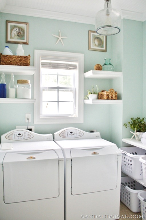 [beach-laundry-room-makeover-533x8001.jpg]