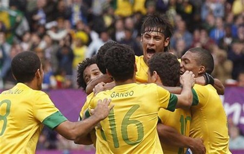 Neymar comanda virada do Brasil contra Belarus por 3 x 1 lodres 2012