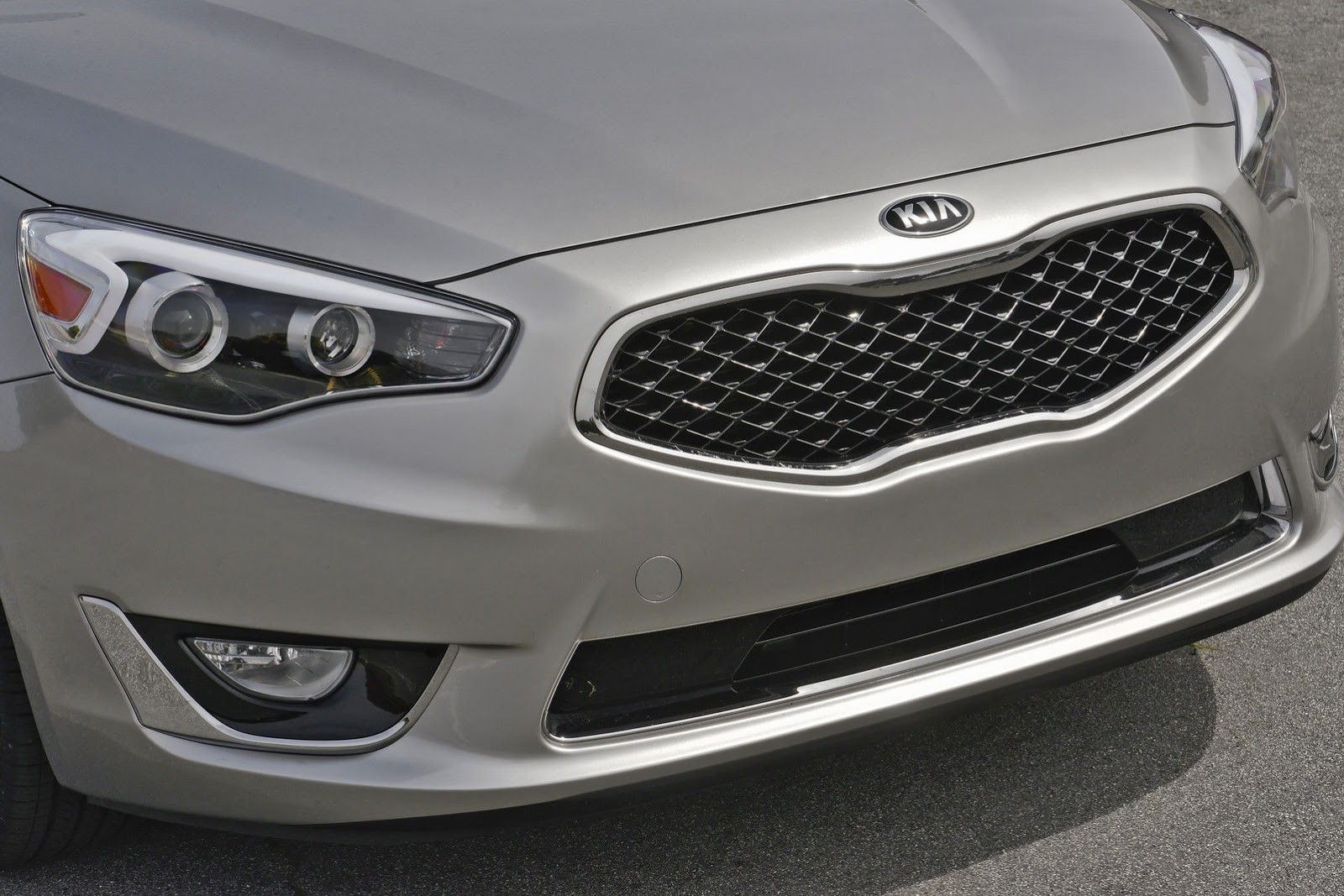 [2014-Kia-Cadenza-38%255B2%255D.jpg]