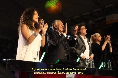 El jurado emocionado con Clotilde Baudonnet.jpg