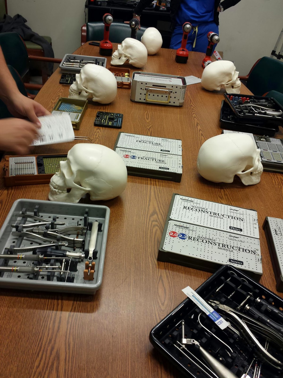 the-penrose-bi-jmc-omfs-blog-trauma-workshop-thanks-to-stryker