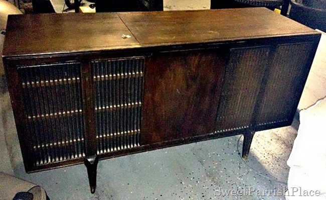 MCM Record Player Makeover1