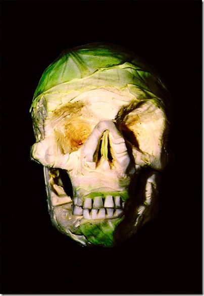 cranii sculptate in legume