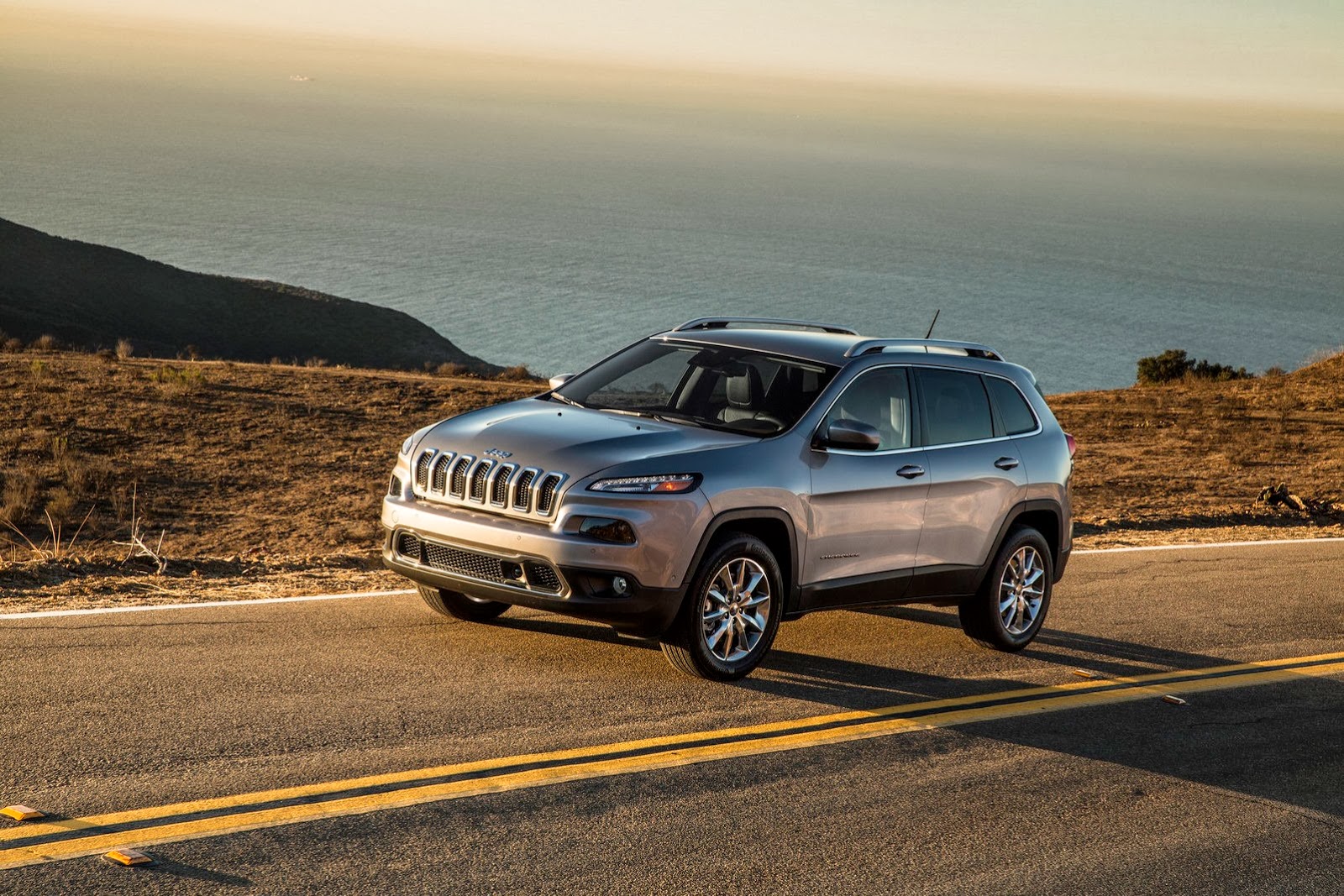 [Jeep-Cherokee_15%255B2%255D.jpg]