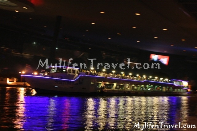 [Bangkok-Cruise-Dinner-3011.jpg]