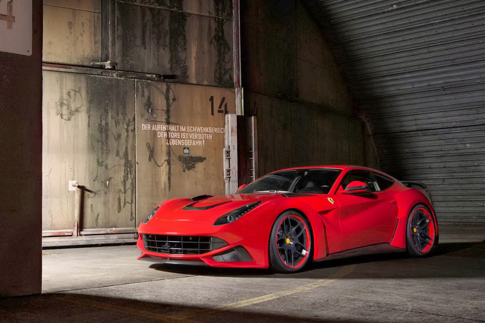 [Novitec-Rosso-Ferrari-F12-N-Largo-7%255B2%255D.jpg]