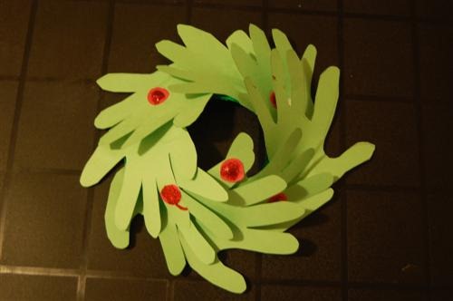 [handy-paper-plate-wreath75.jpg]