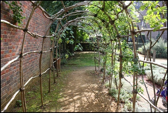 Geffrye Museum - covered walkway