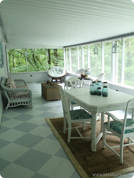 cozy painted screened porch