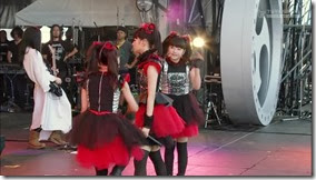 BABYMETAL_catch-me-if-you-can_09