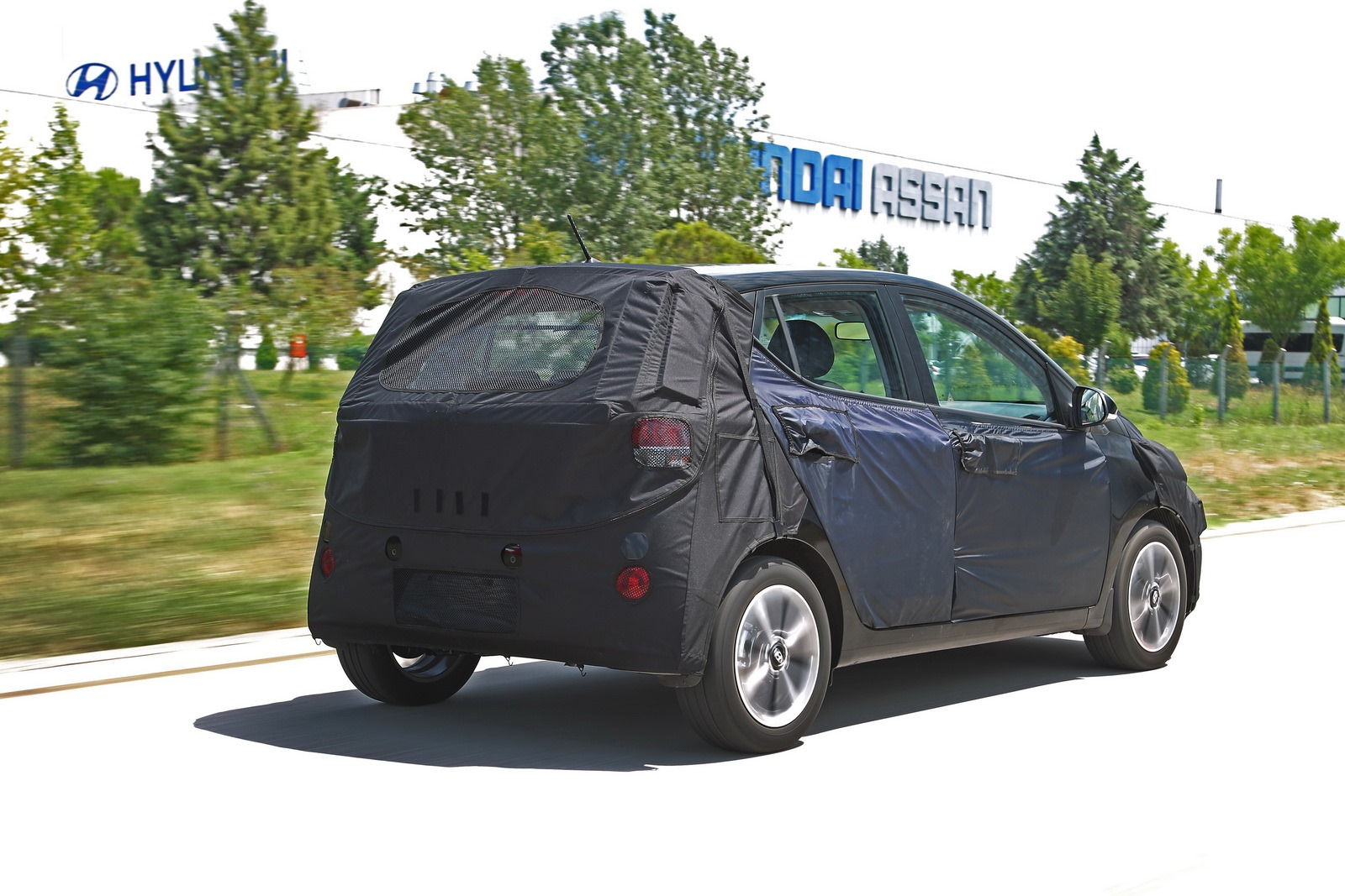 [Hyundai-i10-6%255B2%255D.jpg]