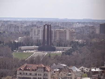 14. Monumentul eroilor comunisti.JPG