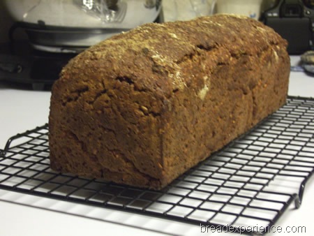 vollkornbrot-with-flaxseeds 012