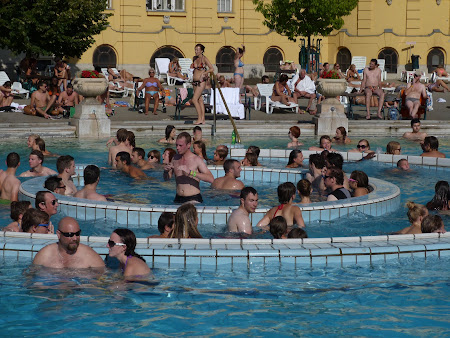 Spa Budapesta: vartejul din piscina