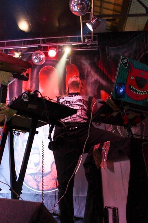 [10754815_692283057534253_1247973289_n%255B2%255D.jpg]