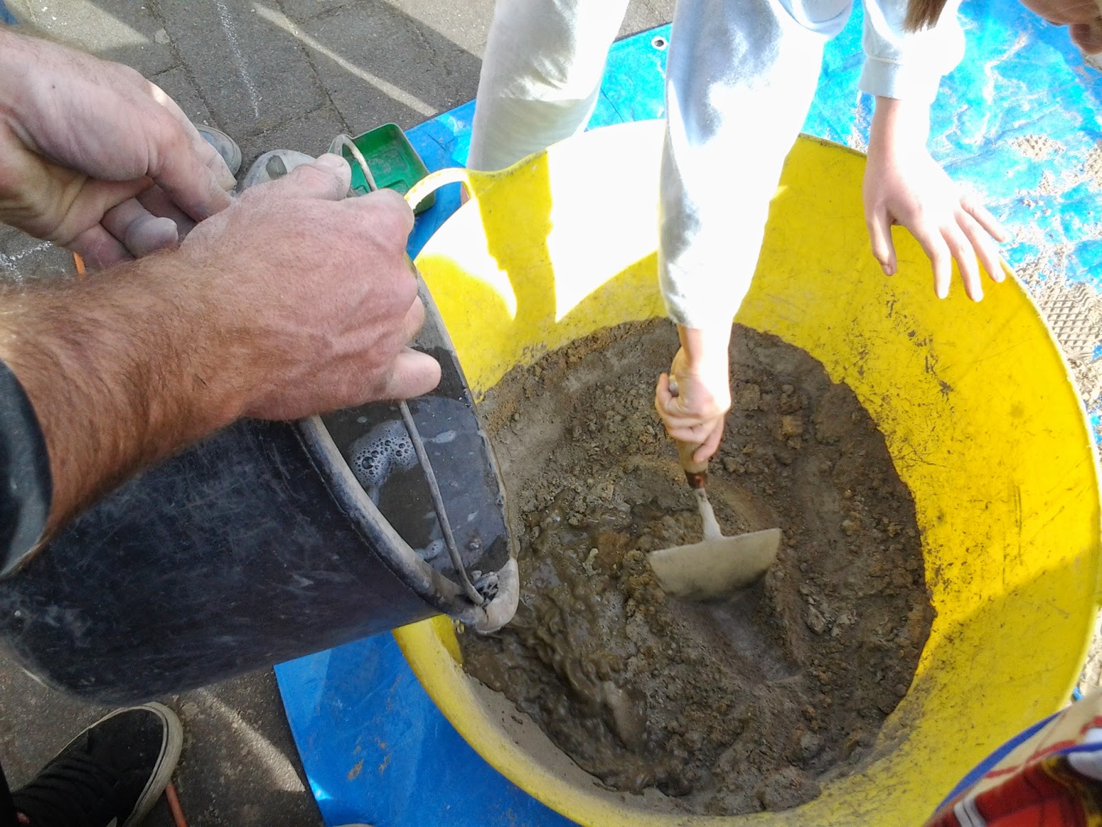 Idee Kids Aalst blogt Dag 4 cement maken!