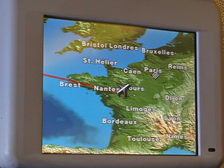 23. Ne apropiem de Paris.JPG