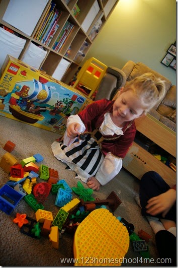 LEGO® DUPLO® Jake and the Neverland Pirates Set is fun and easy to build LEGO® DUPLO® Jake and the Neverland Pirates Set is fun and easy to build