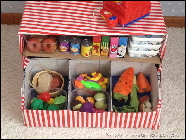 Giochi fai da te: come costruire un banchetto del mercato per bambini con  le scatole di cartone - Mammarum