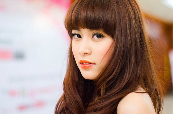 hoang thuy linh 1.jpg