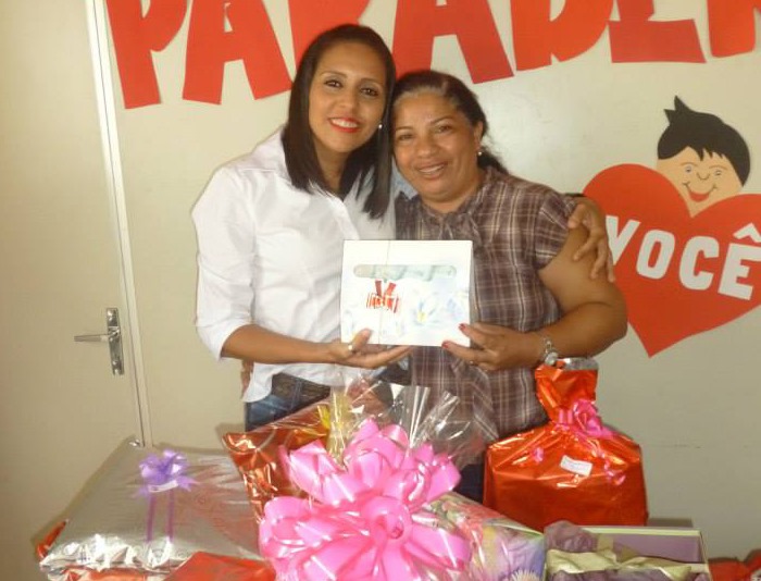[MUITA%2520FESTA%2520PARA%2520TEREZNHA%2520PAIX%25C3%2583O%252C%2520NAT%2520COM%2520LU%25C3%2589RCIA%255B4%255D.jpg]