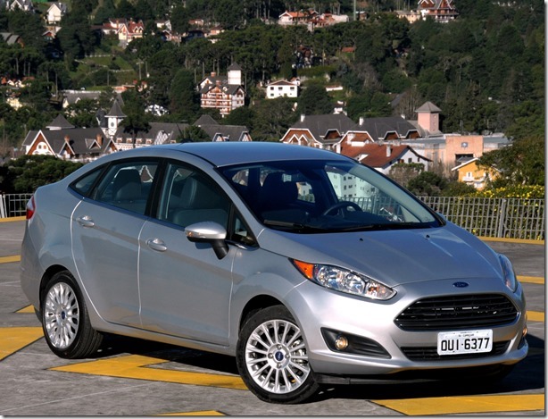 New Fiesta Sedan 2014 (12)