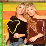 Angelica Jaramillo y Sofia Jaramillo Modelando D’Axxys Jeans Foto 38