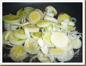 Torta salata con prosciutto cotto, funghi, mozzarella e patate (1)
