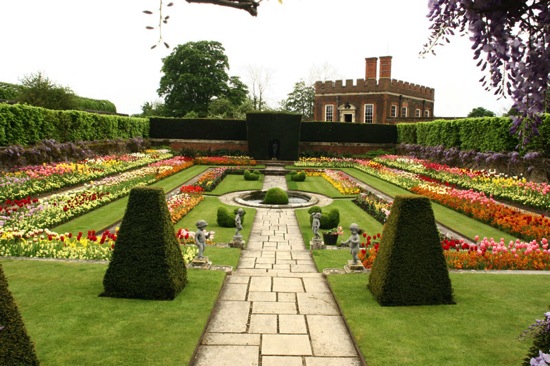 Hampton Court F