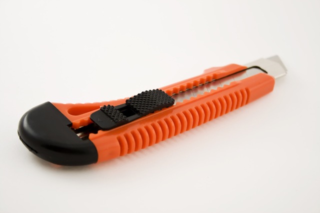 [5177box_cutter4.jpg]