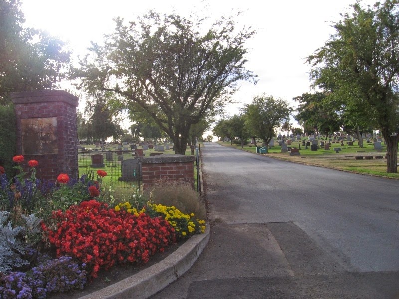 [IMG_3881-City-View-Cemetery-in-Salem%255B1%255D.jpg]