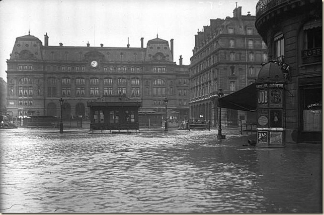 Paris_1910_Inondation_gare_Saint-Lazare
