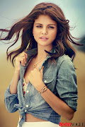 selenagomezcoverstory07enlarged.jpg