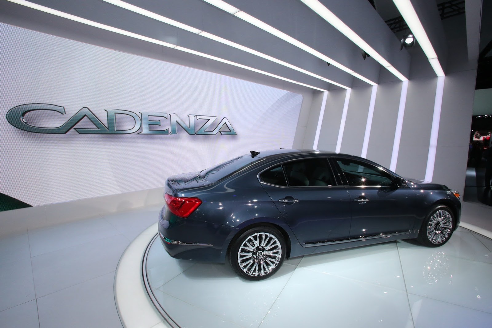 [Kia-Cadenza-K7-4%255B2%255D.jpg]