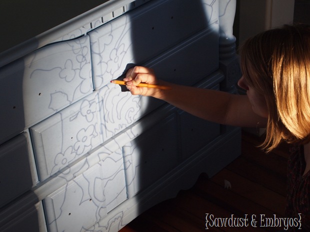 Using a Projector to paint beautiful designs on Furniture {Sawdust & Embryos}