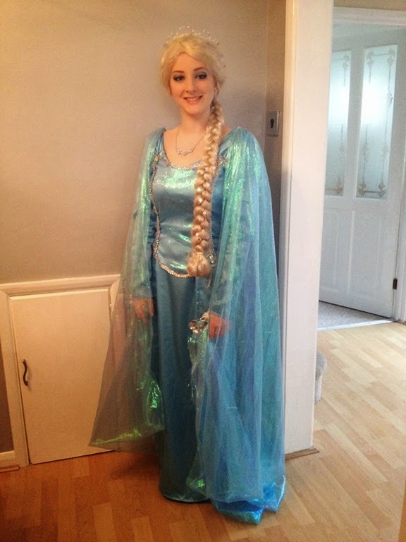 [Beth-as-Princess-Elsa3.jpg]