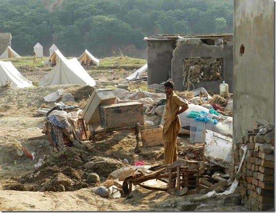 Flood Victim Tents Pakistan 9-2014
