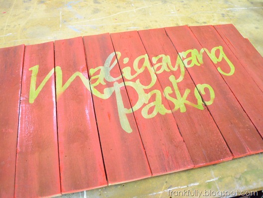 Maligayang Pasko sign in progress